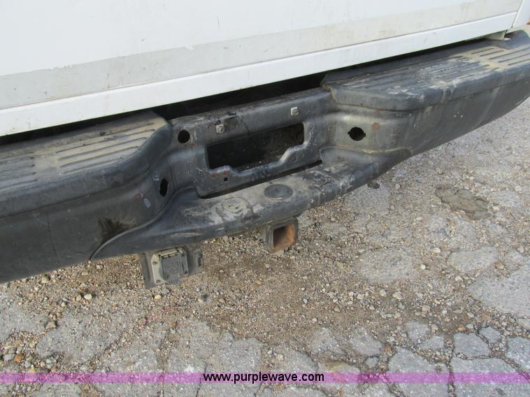 image for item AW9800 2004 Ford F250 Super Duty XL SuperCab pickup truck