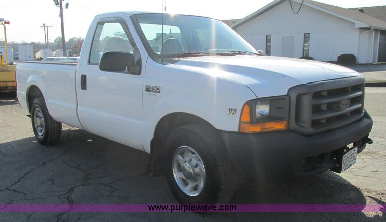image for item AW9801 2000 Ford F250 Super Duty XL pickup truck