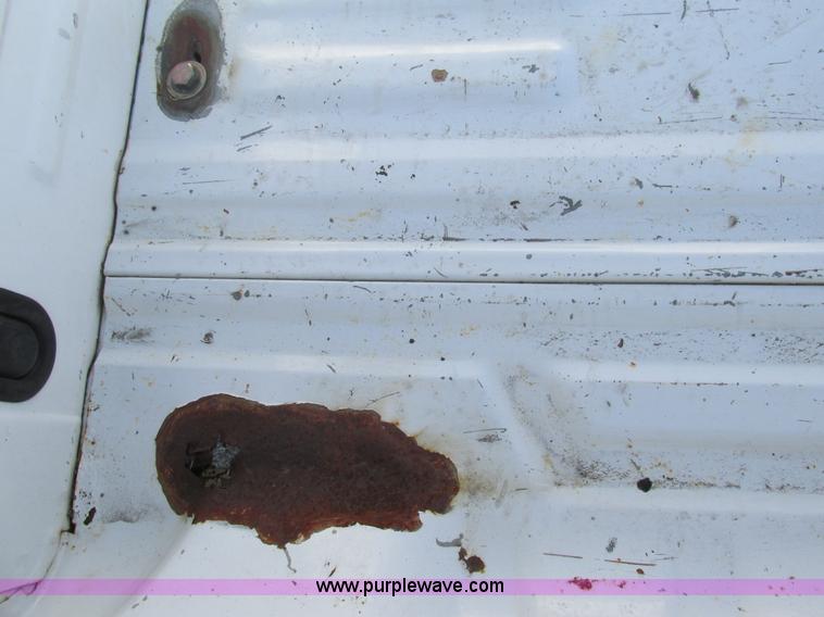 image for item AW9801 2000 Ford F250 Super Duty XL pickup truck