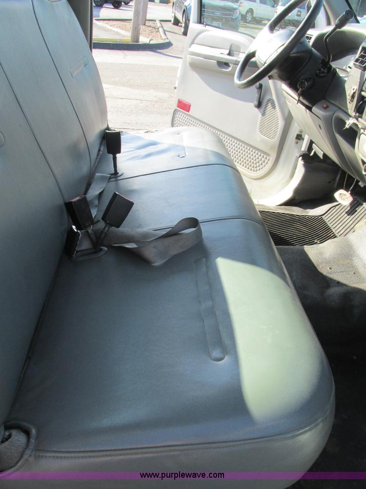 image for item AW9801 2000 Ford F250 Super Duty XL pickup truck