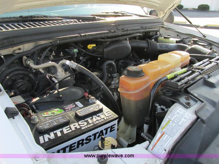 image for item AW9801 2000 Ford F250 Super Duty XL pickup truck