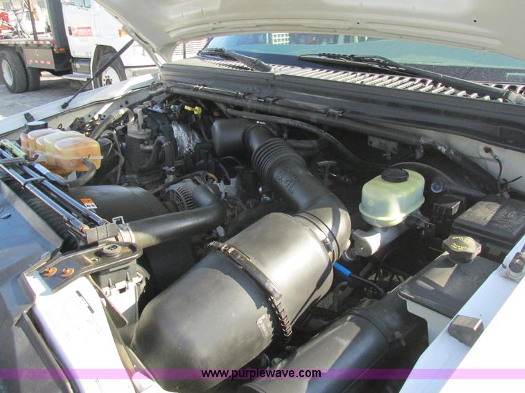 image for item AW9801 2000 Ford F250 Super Duty XL pickup truck