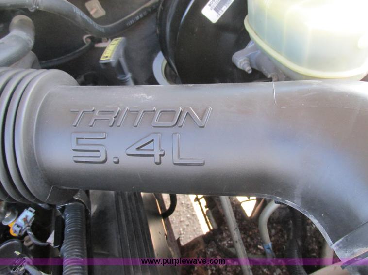 image for item AW9801 2000 Ford F250 Super Duty XL pickup truck