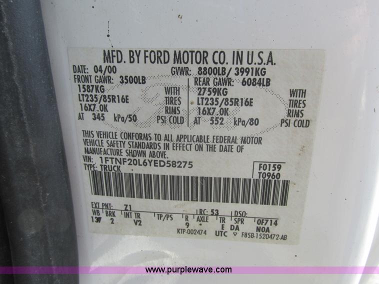 image for item AW9801 2000 Ford F250 Super Duty XL pickup truck