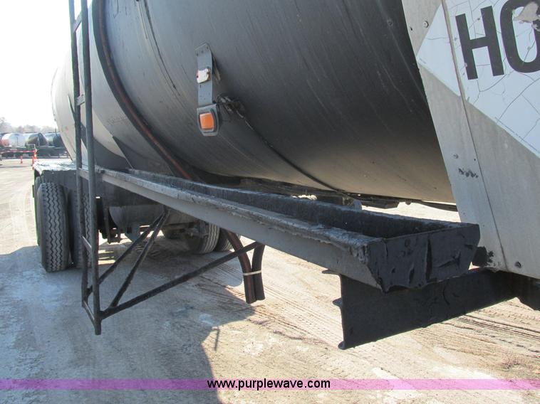 image for item AW9802 1970 Fruehauf insulated tanker trailer