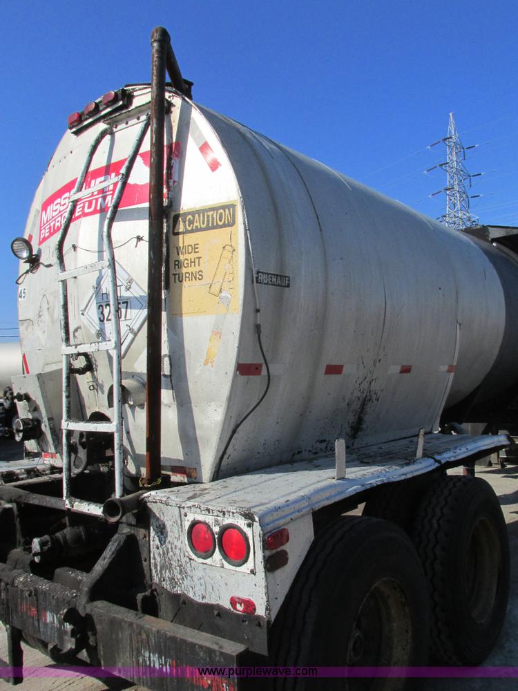 image for item AW9802 1970 Fruehauf insulated tanker trailer