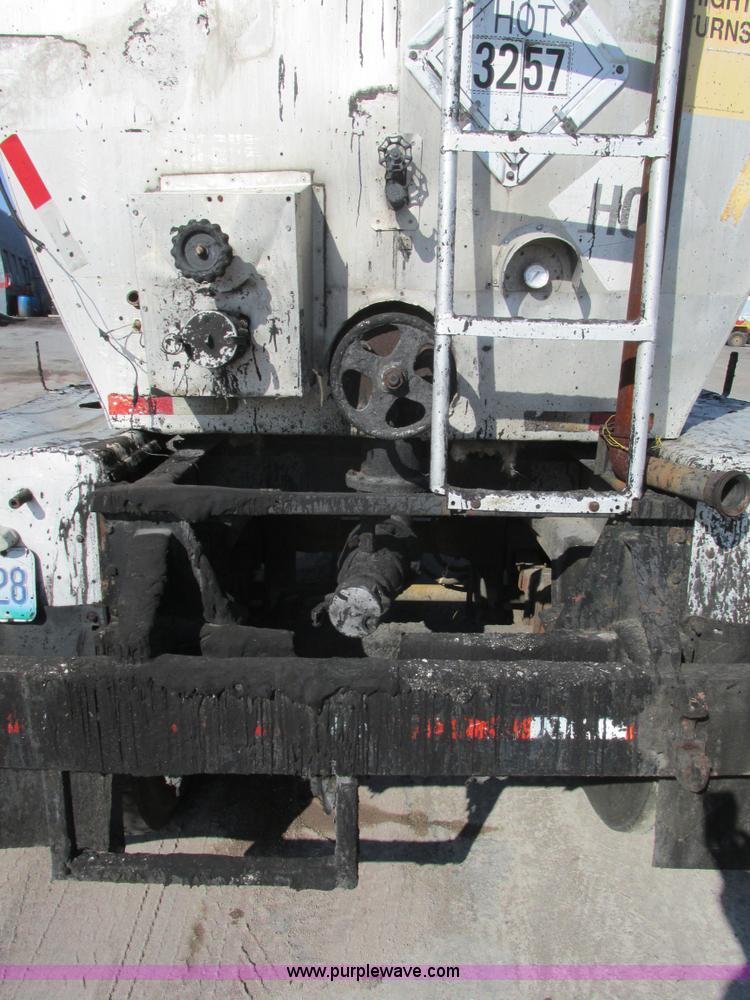 image for item AW9802 1970 Fruehauf insulated tanker trailer