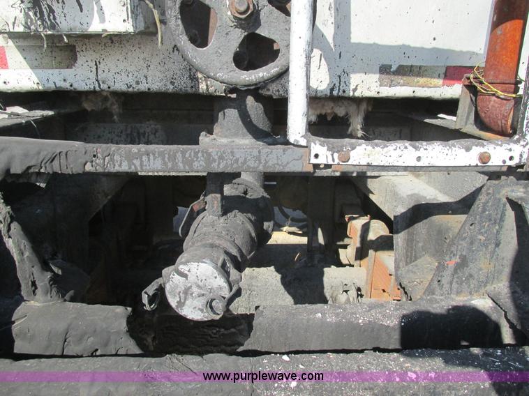 image for item AW9802 1970 Fruehauf insulated tanker trailer