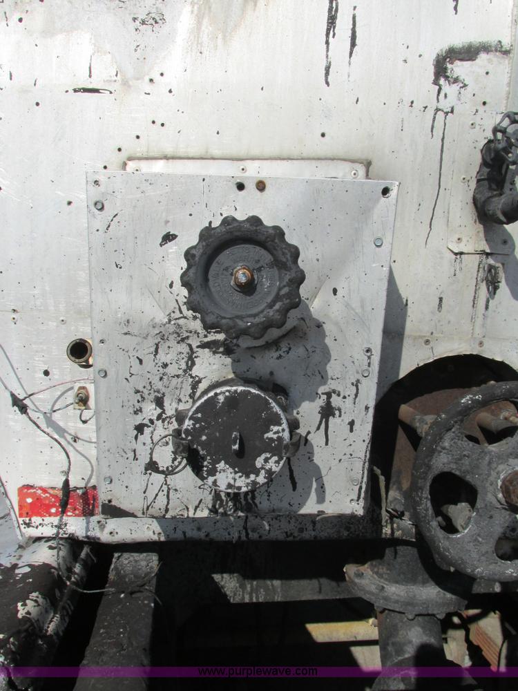 image for item AW9802 1970 Fruehauf insulated tanker trailer