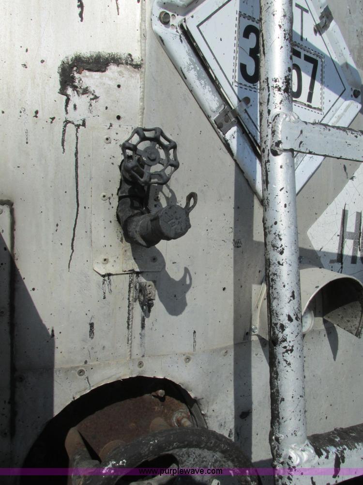 image for item AW9802 1970 Fruehauf insulated tanker trailer