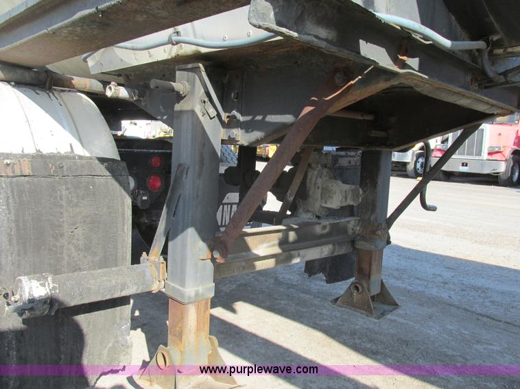 image for item AW9802 1970 Fruehauf insulated tanker trailer