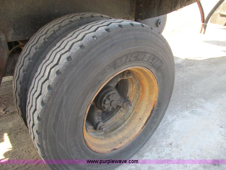 image for item AW9802 1970 Fruehauf insulated tanker trailer