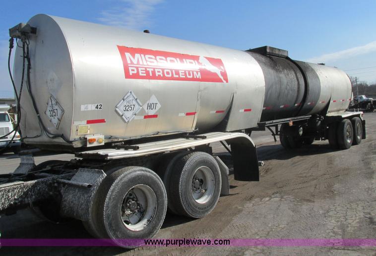 image for item AW9803 1970 Fruehauf insulated tanker trailer