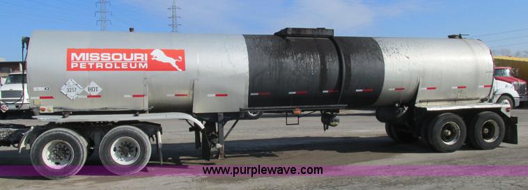 image for item AW9803 1970 Fruehauf insulated tanker trailer