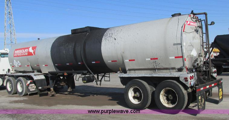image for item AW9803 1970 Fruehauf insulated tanker trailer