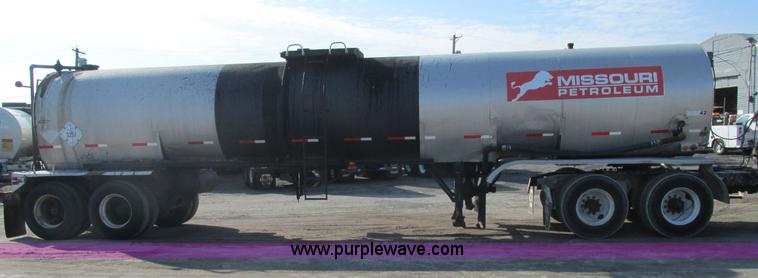 image for item AW9803 1970 Fruehauf insulated tanker trailer