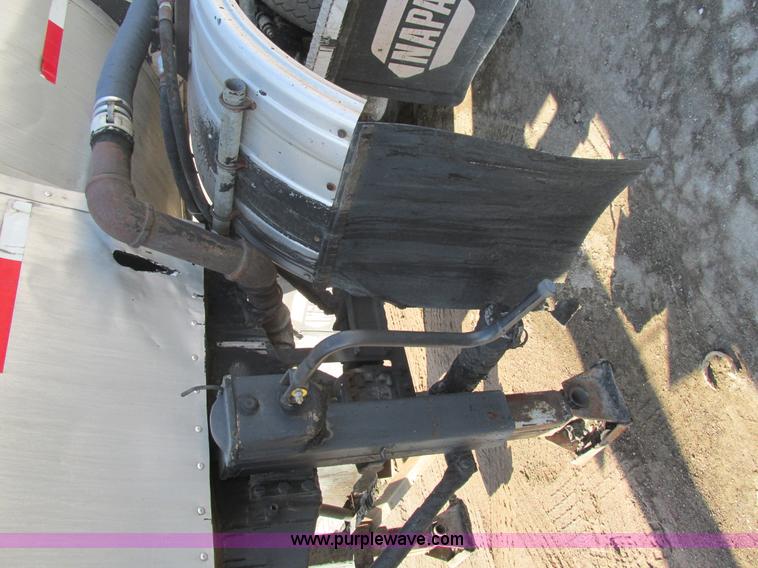 image for item AW9803 1970 Fruehauf insulated tanker trailer