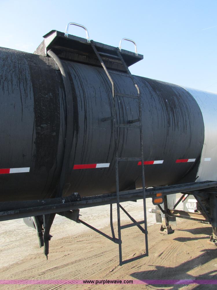 image for item AW9803 1970 Fruehauf insulated tanker trailer
