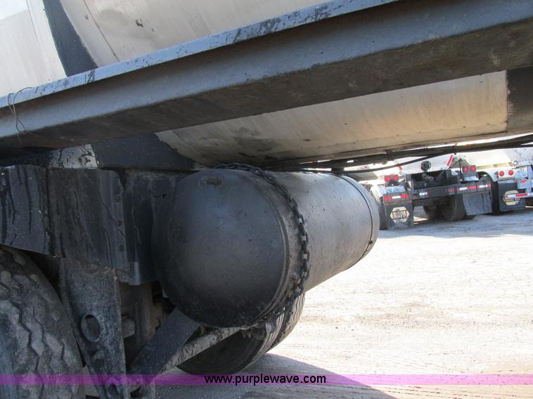 image for item AW9803 1970 Fruehauf insulated tanker trailer