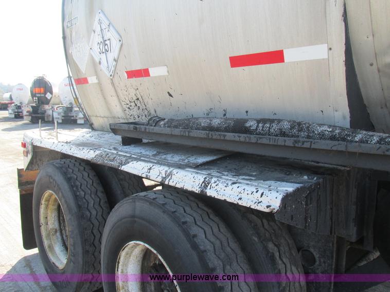 image for item AW9803 1970 Fruehauf insulated tanker trailer