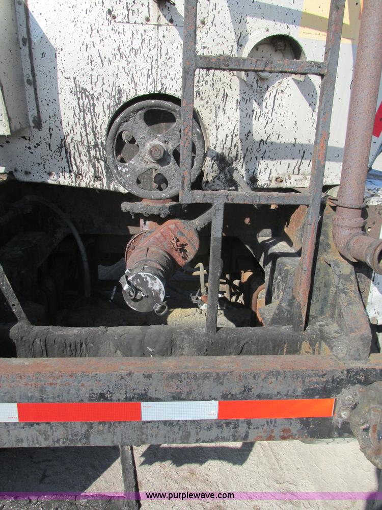 image for item AW9803 1970 Fruehauf insulated tanker trailer