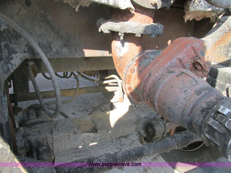 image for item AW9803 1970 Fruehauf insulated tanker trailer