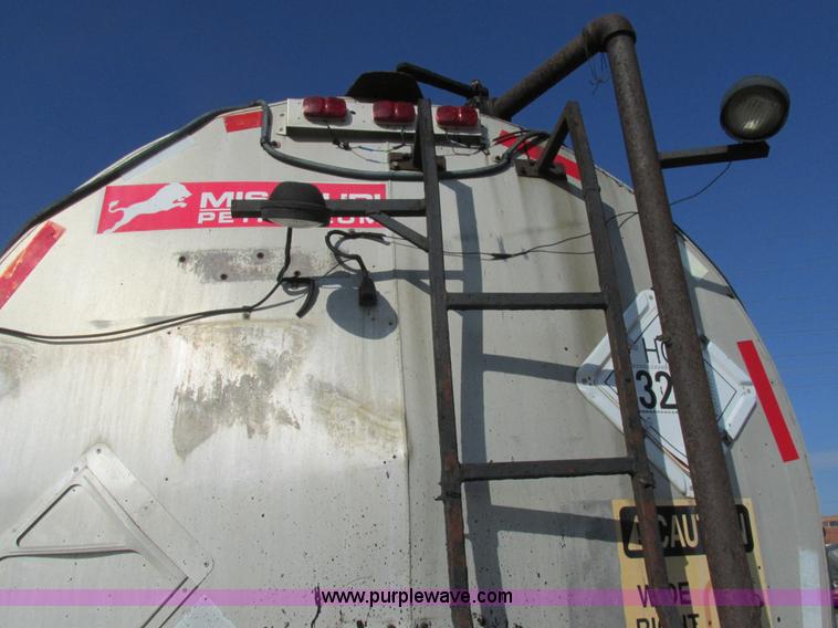 image for item AW9803 1970 Fruehauf insulated tanker trailer