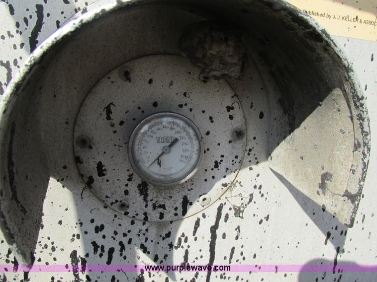 image for item AW9803 1970 Fruehauf insulated tanker trailer