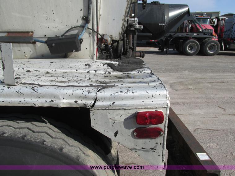 image for item AW9803 1970 Fruehauf insulated tanker trailer