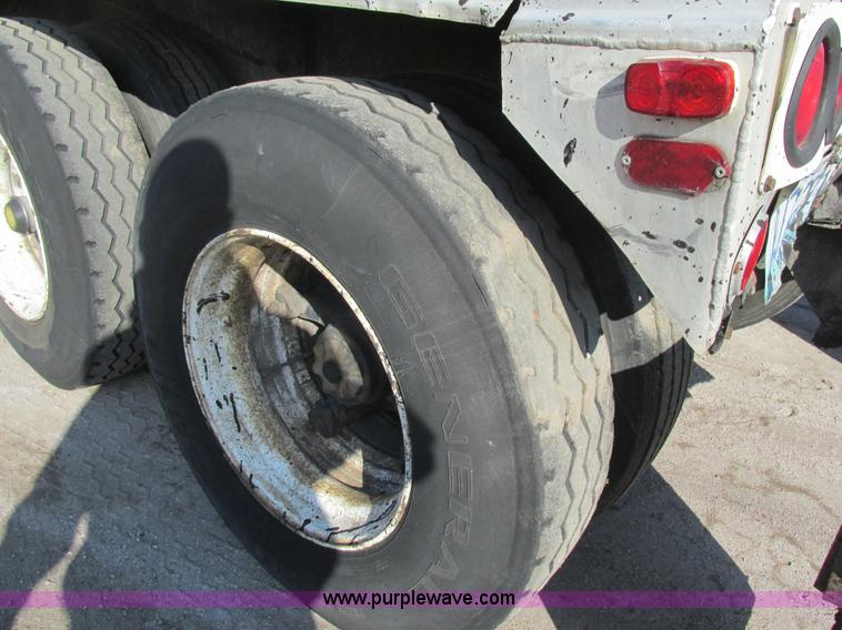 image for item AW9803 1970 Fruehauf insulated tanker trailer