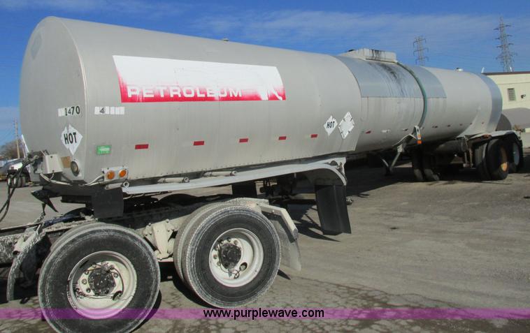 image for item AW9804 1976 Fruehauf aluminum insulated tanker trailer