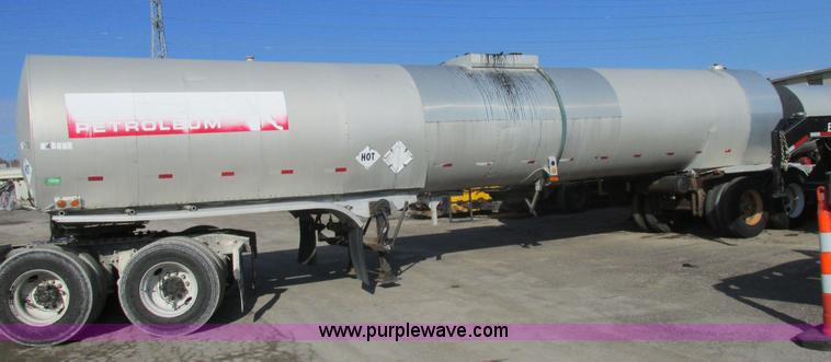 image for item AW9804 1976 Fruehauf aluminum insulated tanker trailer