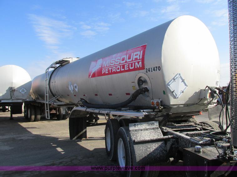 image for item AW9804 1976 Fruehauf aluminum insulated tanker trailer