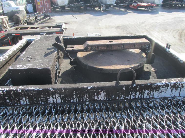 image for item AW9804 1976 Fruehauf aluminum insulated tanker trailer