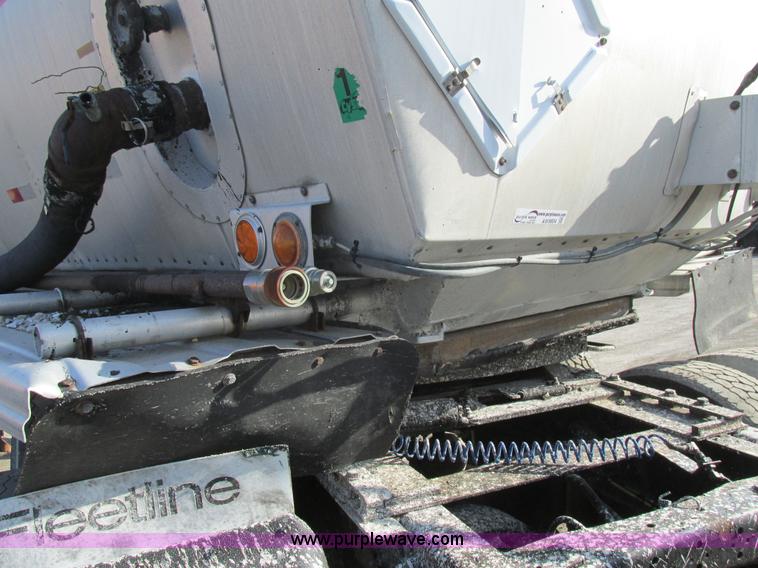 image for item AW9804 1976 Fruehauf aluminum insulated tanker trailer