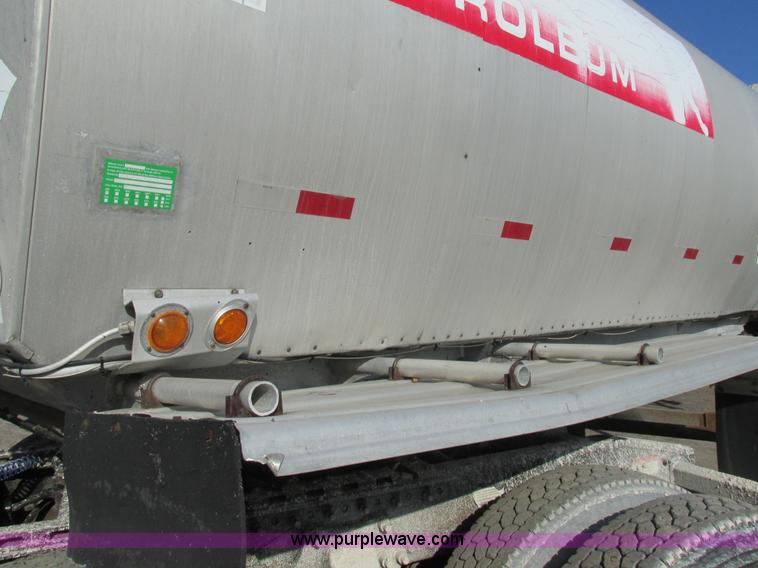 image for item AW9804 1976 Fruehauf aluminum insulated tanker trailer