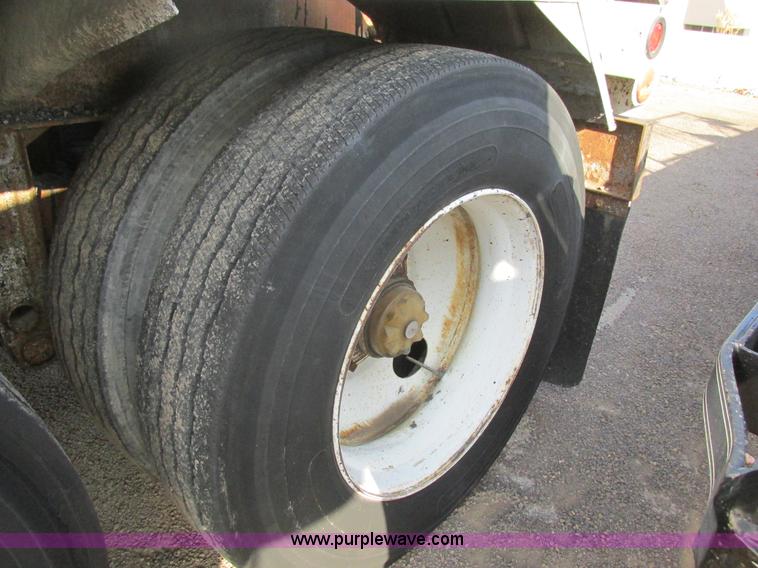 image for item AW9804 1976 Fruehauf aluminum insulated tanker trailer