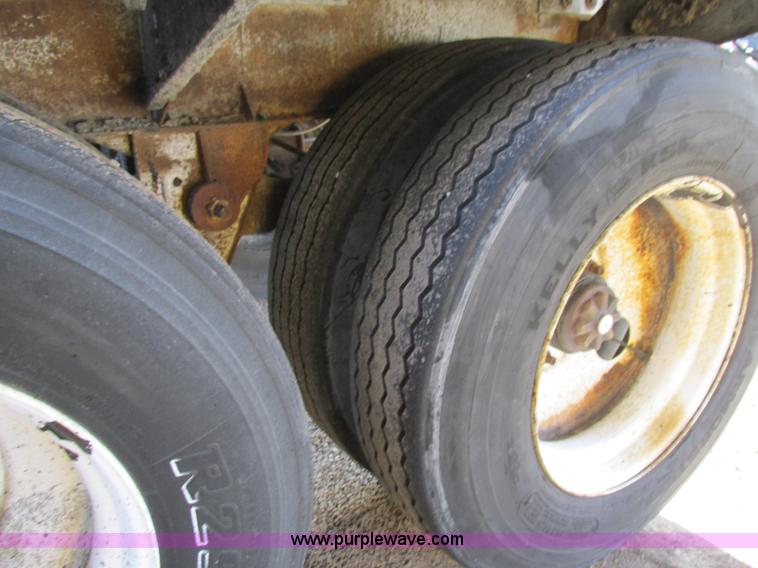 image for item AW9804 1976 Fruehauf aluminum insulated tanker trailer