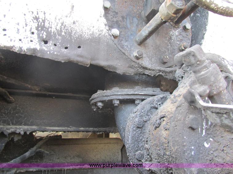 image for item AW9804 1976 Fruehauf aluminum insulated tanker trailer