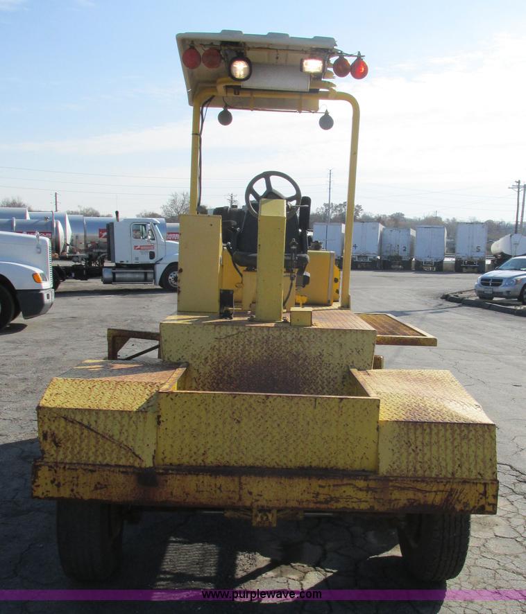 image for item AW9805 2005 Superior DT80J broom