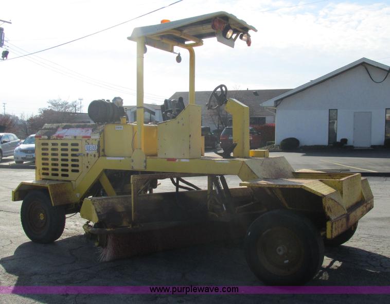 image for item AW9805 2005 Superior DT80J broom