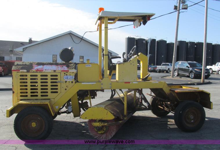 image for item AW9805 2005 Superior DT80J broom