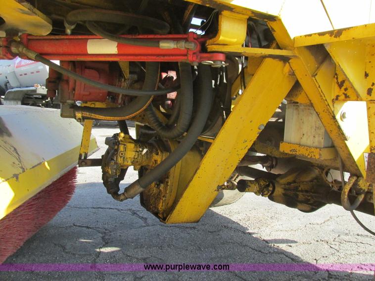 image for item AW9805 2005 Superior DT80J broom