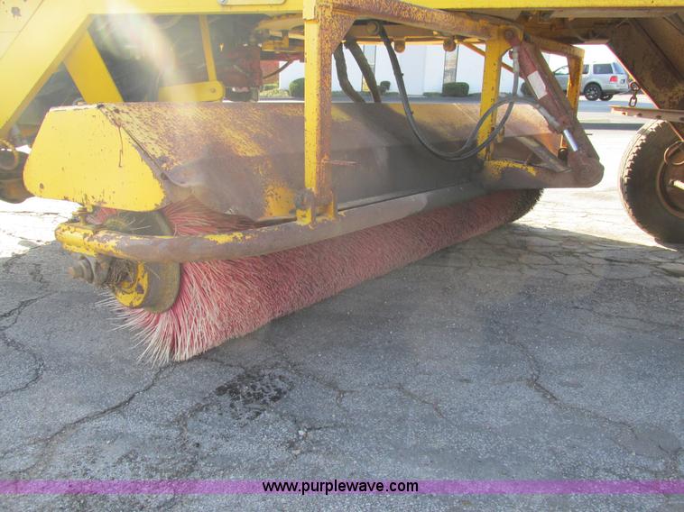 image for item AW9805 2005 Superior DT80J broom