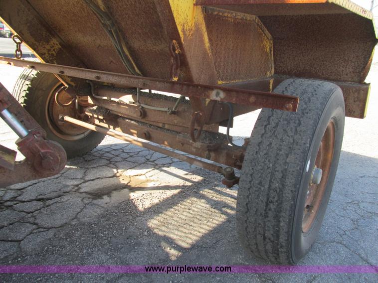 image for item AW9805 2005 Superior DT80J broom