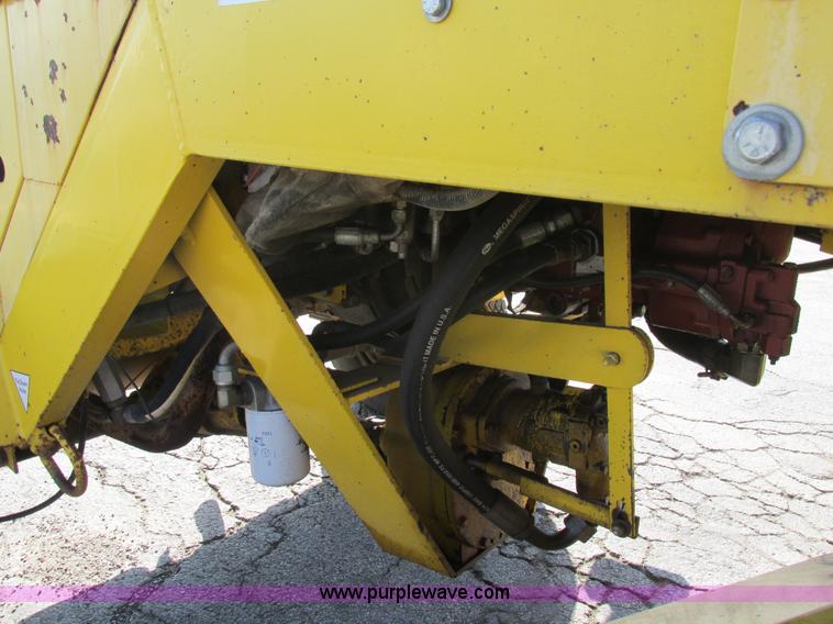 image for item AW9805 2005 Superior DT80J broom