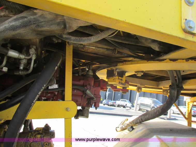 image for item AW9805 2005 Superior DT80J broom