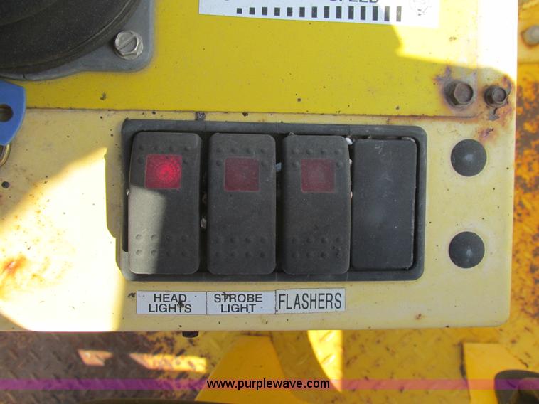 image for item AW9805 2005 Superior DT80J broom