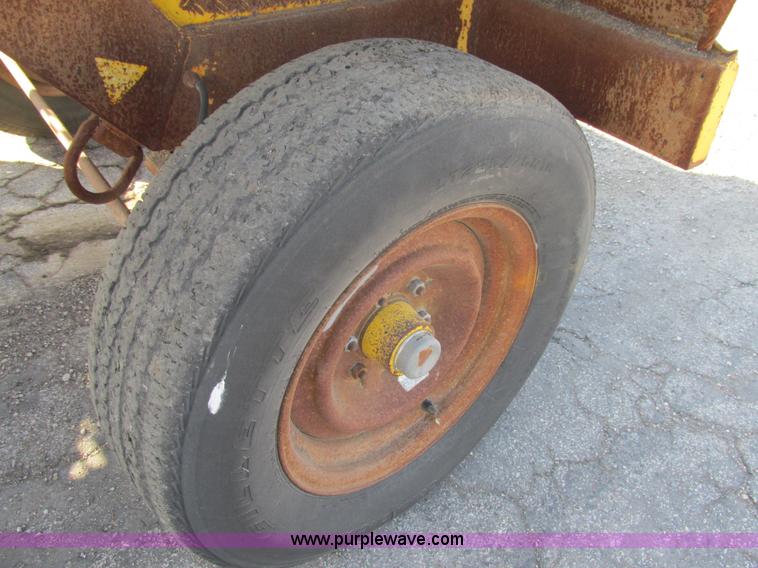 image for item AW9805 2005 Superior DT80J broom