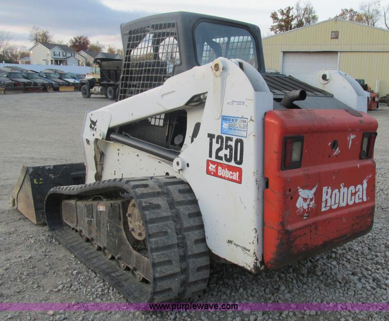 image for item AW9820 2006 Bobcat T250 skid steer
